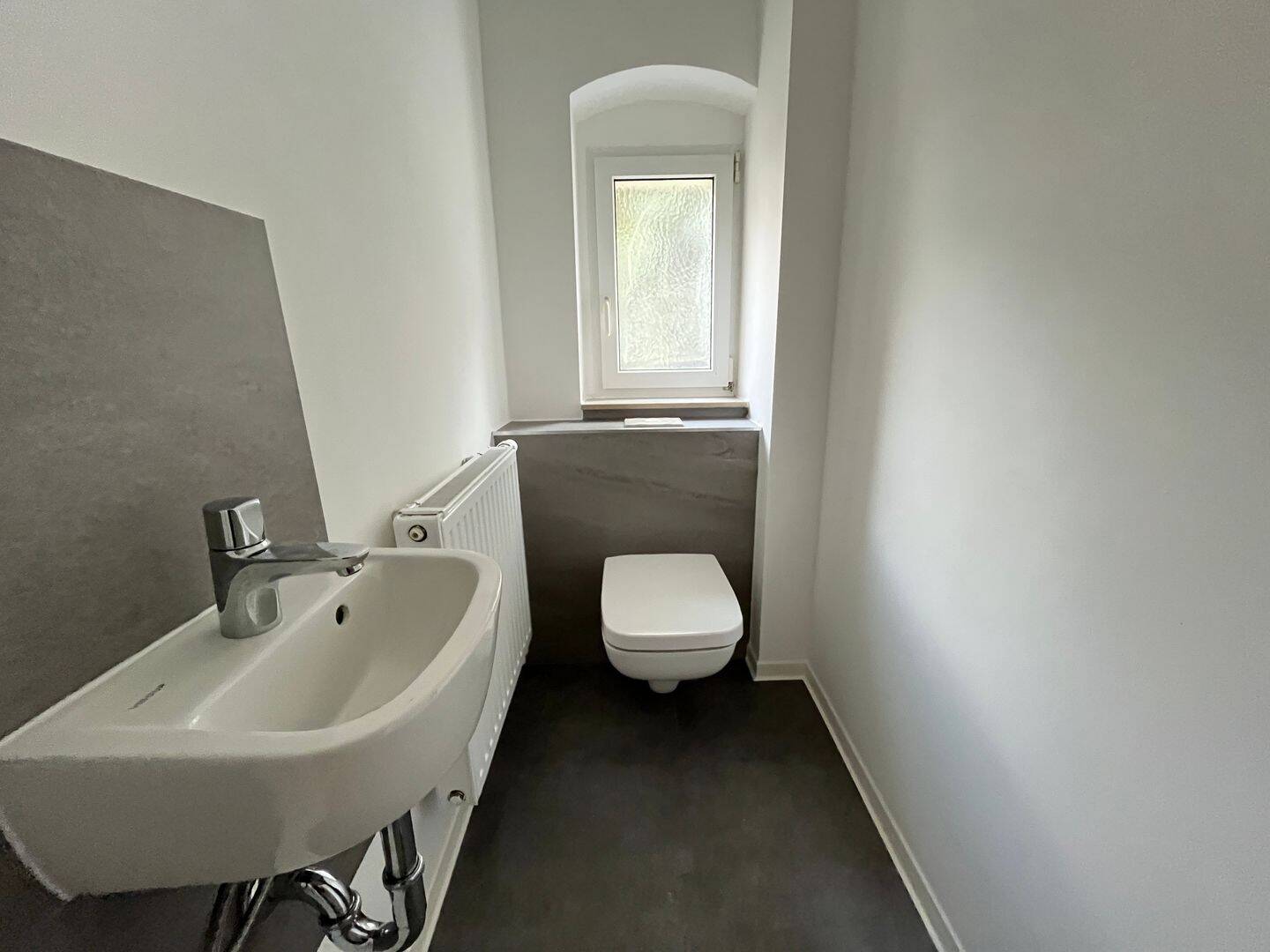 Helle Erdgeschosswohnung – mit Einbauküche & Pachtgarten auf Wunsch, 9114 Chemnitz (Borna-Heinersdorf Ebersdorf Furth Glösa-Draisdorf Schloßchemnitz)