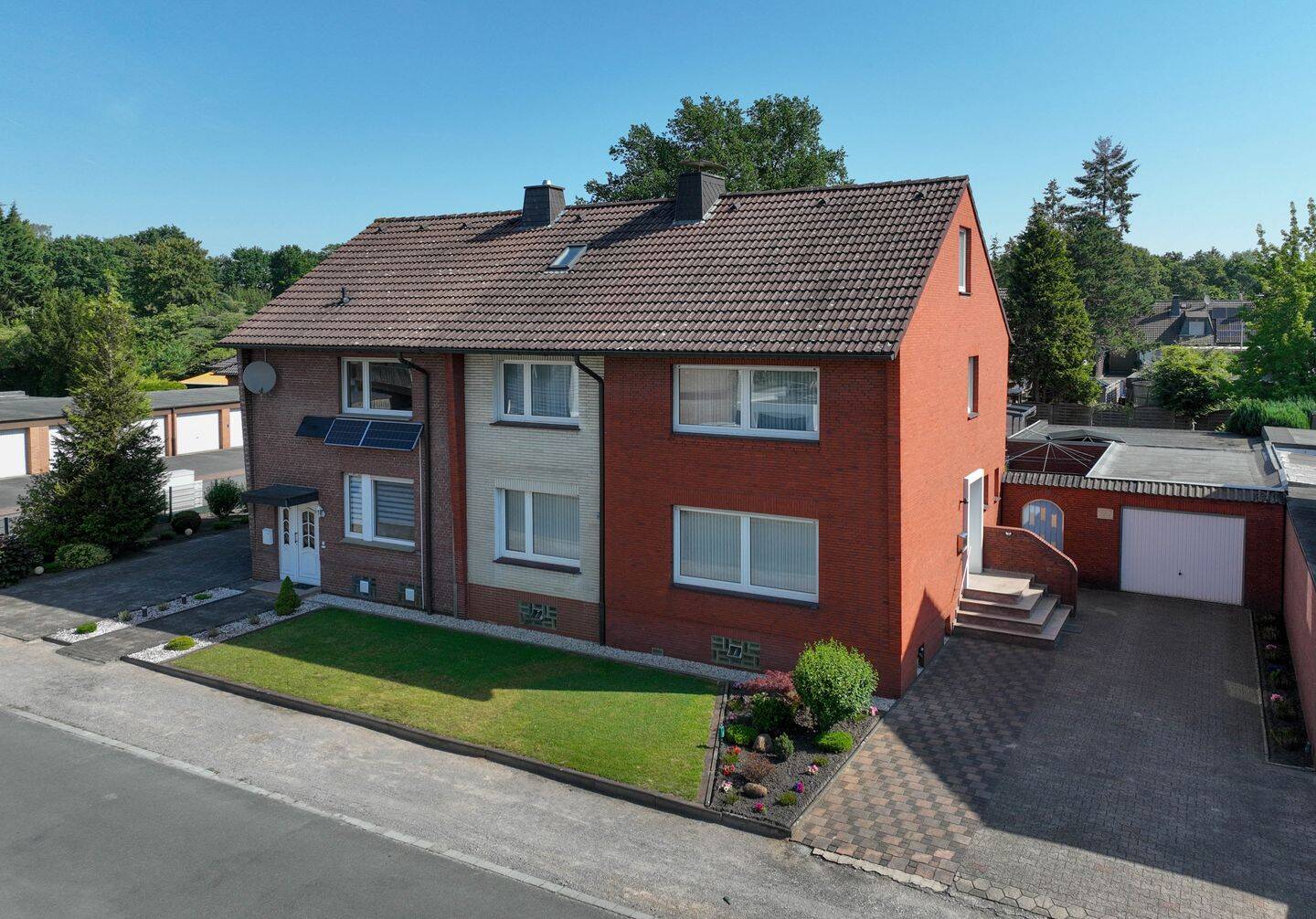 Doppeltes Wohnpotenzial: Zwei Einfamilienhäuser auf gemeinsamem Grundstück in Lünen Alstedde, 44534 Lünen
