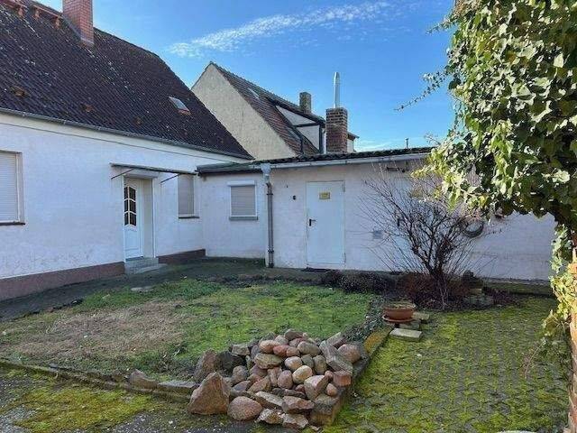 Naturliebhaber aufgepasst – Renovierungsbedürftiges Landhaus nahe Elbe in 39264 Zerbst OT Steutz, 39264 Zerbst/Anhalt