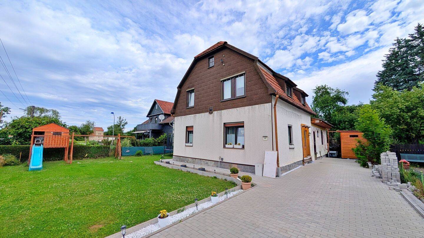 Großes Einfamilienhaus in Hildburghausen, 98646 Dingsleben