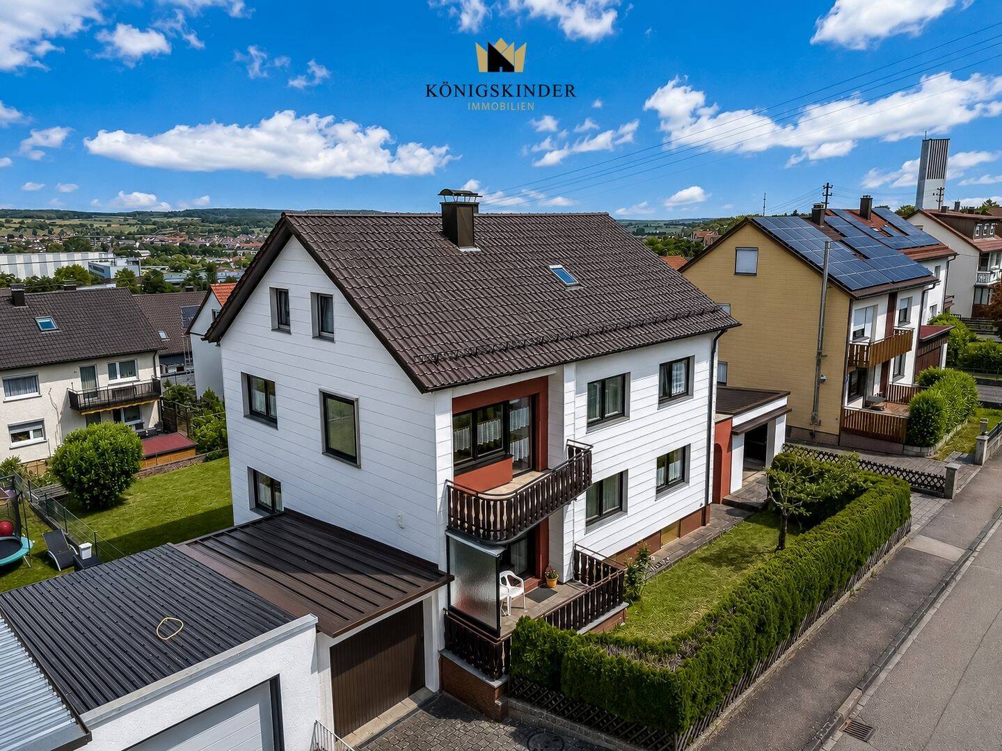 Wohnen und/oder Vermieten: äußerst vielseitiges Mehrfamilienhaus mit Gartenoase!, 89537 Giengen an der Brenz
