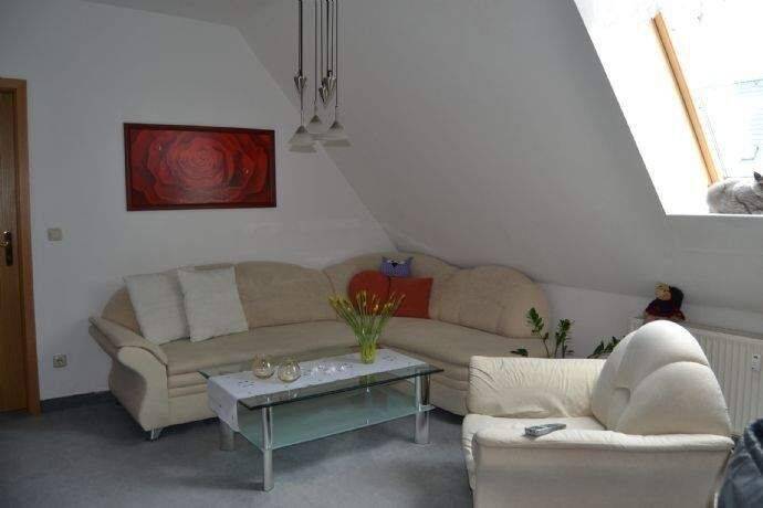 Gemütliche 4-Zimmerwohnung im DG in Kleingeschwenda, 7318 Saalfeld/Saale