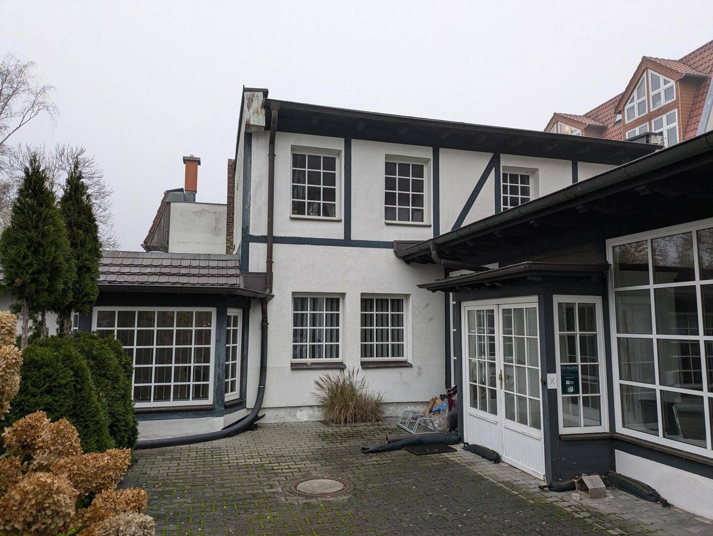 Charmantes Fachwerkhaus mit Gewerbeeinheit und Ausbaureserve, 12621 Berlin (Marzahn-Hellersdorf Hellersdorf Kaulsdorf)