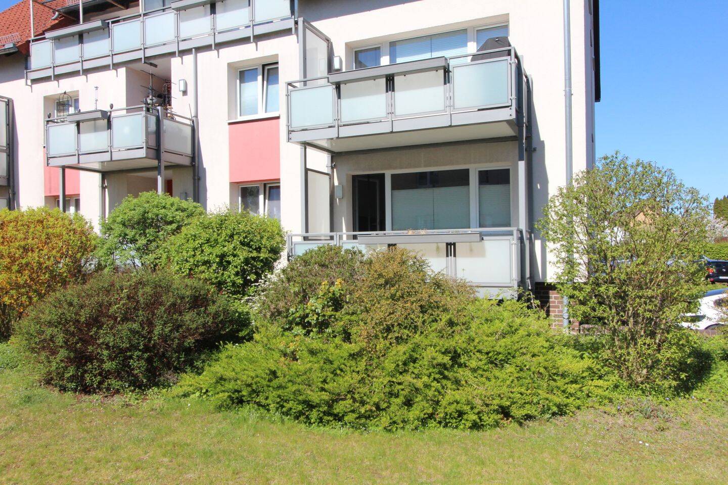 Perfekt für alt und jung! Modernisierte EG-Wohnung in toller Grünanlage!, 31275 Lehrte