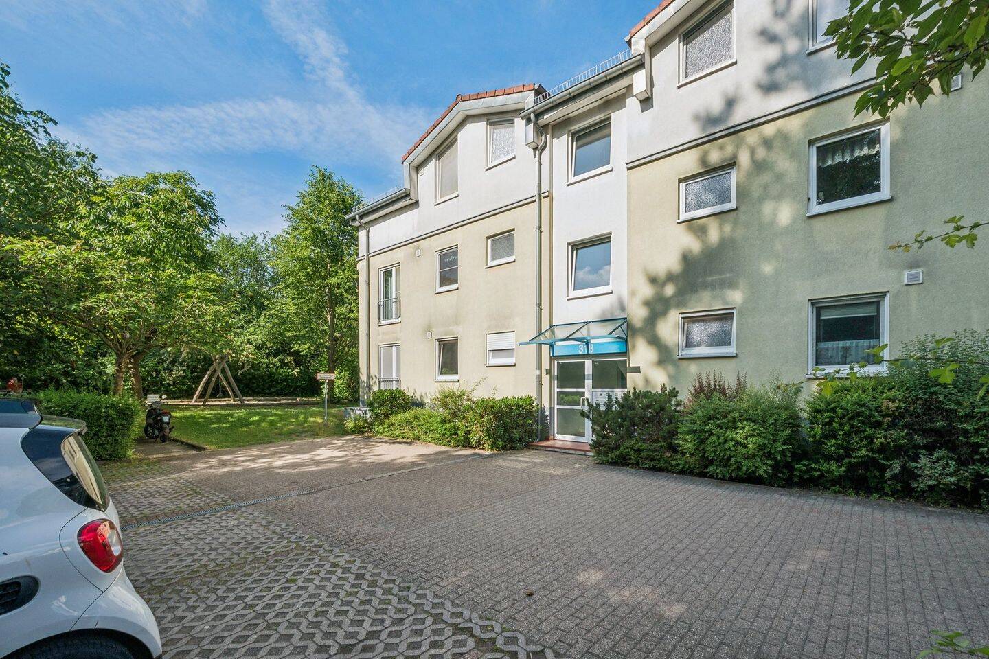 Sehr hübsche 3-Zimmer Eigentumswohnung mit Balkon und Tiefgarage, 14513 Teltow