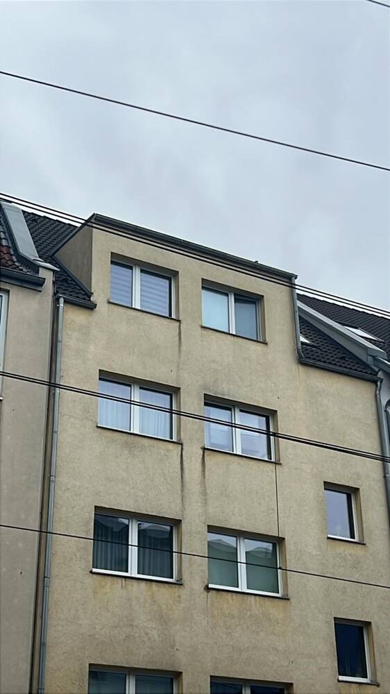 Helle u. neuwertige 4-Zimmer Dachgeschoss-Maisonette mit einem KFZ-Stellplatz im Innenhof!, 50737 Köln (Nippes Longerich Weidenpesch)