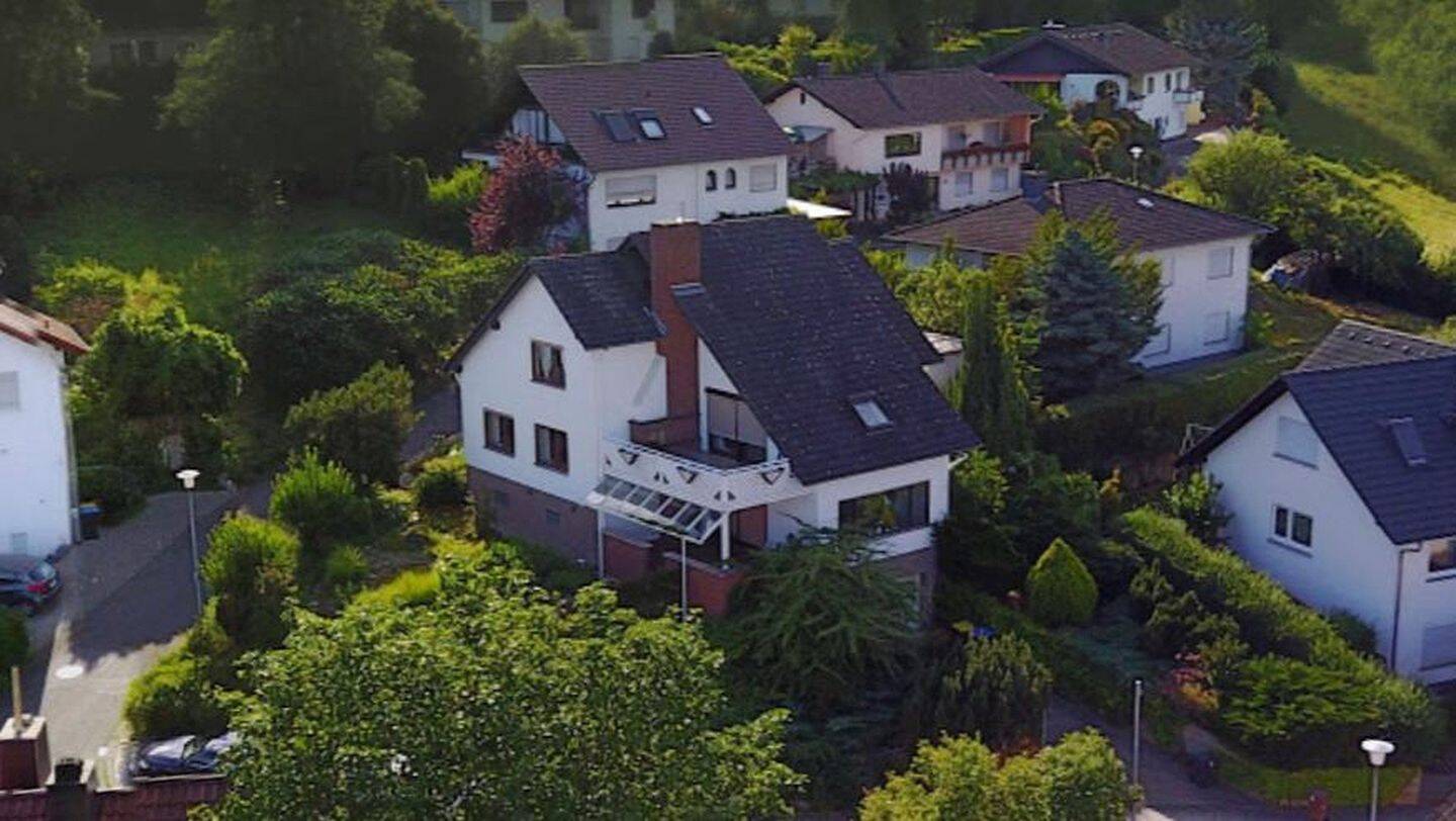 Einfamilienhaus mit Einliegerwohnung, 55452 Laubenheim