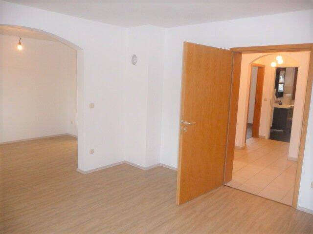 Schöne 2 Zimmer Wohnung mit Südbalkon, Kellerraum und Garage, 86971 Peiting