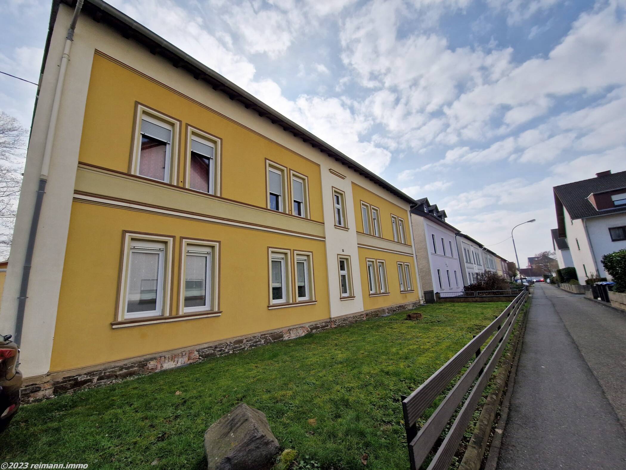 Helle, gemütliche Dachgeschoss-Eigentumswohnung in schöner Wohnlage von Mülhofen, 56170 Bendorf