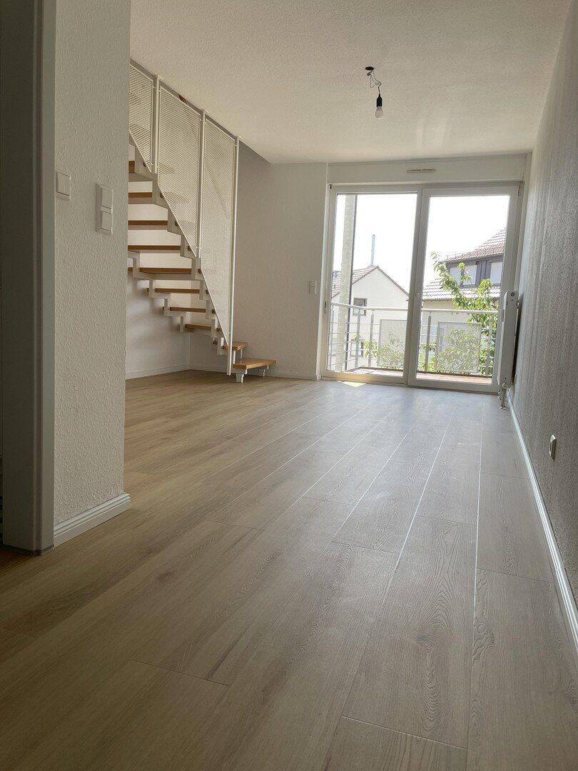 Helle, frisch renovierte Maisonettewohnung mit Süd-West-Balkon in ruhiger Lage, 71254 Ditzingen