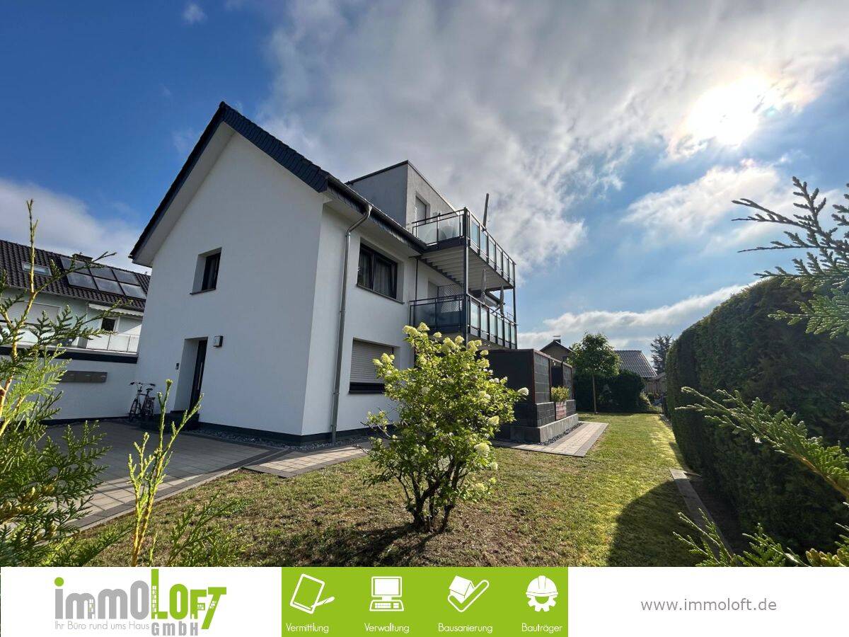 Gemütliche 3-Zimmer-Wohnung mit Balkon in saniertem Dreifamilienhaus, 33758 Schloß Holte-Stukenbrock