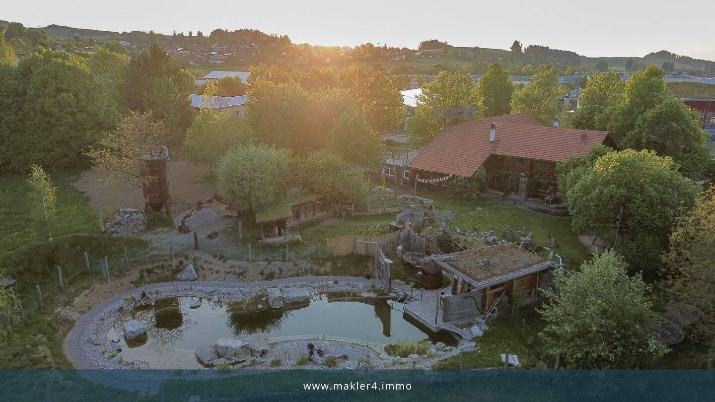 Skandinavisches Blockhaus-Anwesen im Allgäu mit Tenne und besonderem Areal, 87487 Wiggensbach