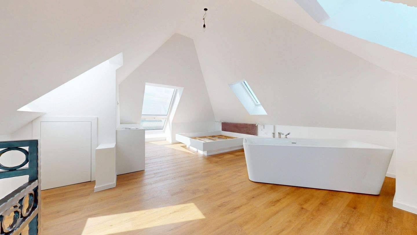 KERNSANIERTES EINFAMILIENHAUS FREISTEHEND, LOFTCHARAKTER, AUSSICHT, 73630 Remshalden