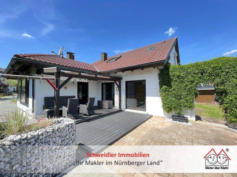 Ihr Haus in Ottensoos! Freistehendes Einfamilienhaus mit Galerie, Kachelofen und toller Terrasse, 91242 Ottensoos