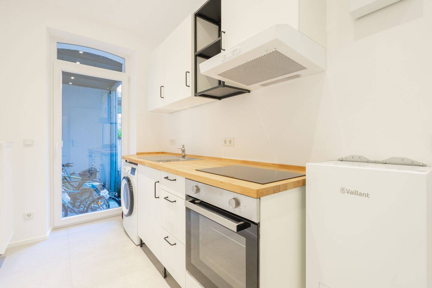 Erstbezug! Miete große und teilmöblierte 1-Zimmer-Wohnung in top Lage von Nürnberg, 90408 Nürnberg (Großreuth h. d. Veste Gärten h. d. Veste Maxfeld Nordbahnhof Sankt Johannis)
