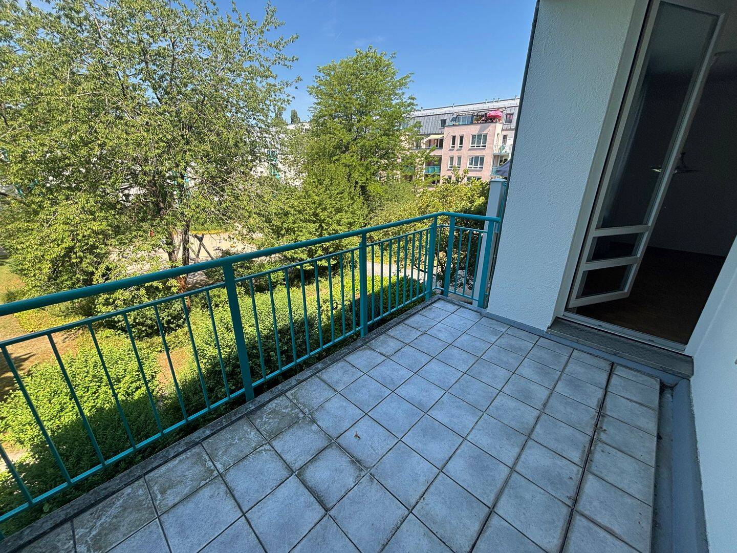 Großzügige 3-Zimmer-Wohnung mit sonniger Loggia, 81927 München (Bogenhausen)