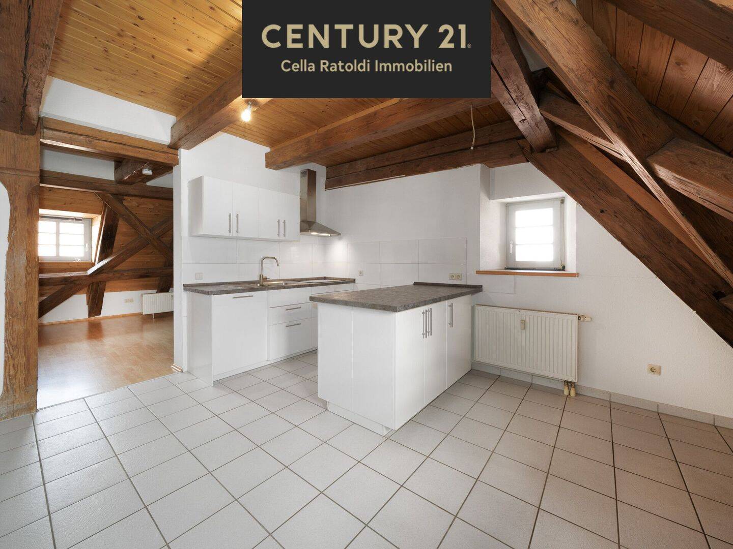 Wohnen mit Charakter – stilvolle Maisonettewohnung im denkmalgeschützten Dachgeschoss, 78187 Geisingen