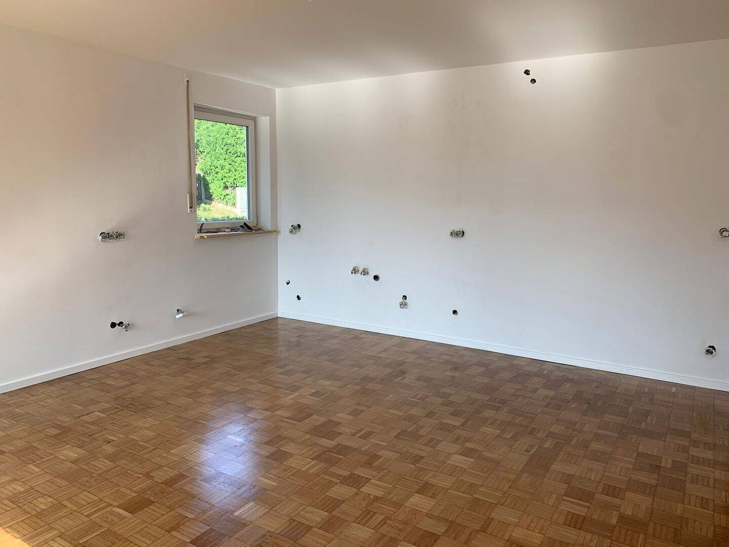 Helle, 4-Zimmer-Wohnung mit zwei Balkonen in zentraler Lage in Percha, nur 5 Minuten zu Fuß vom See, 82319 Starnberg