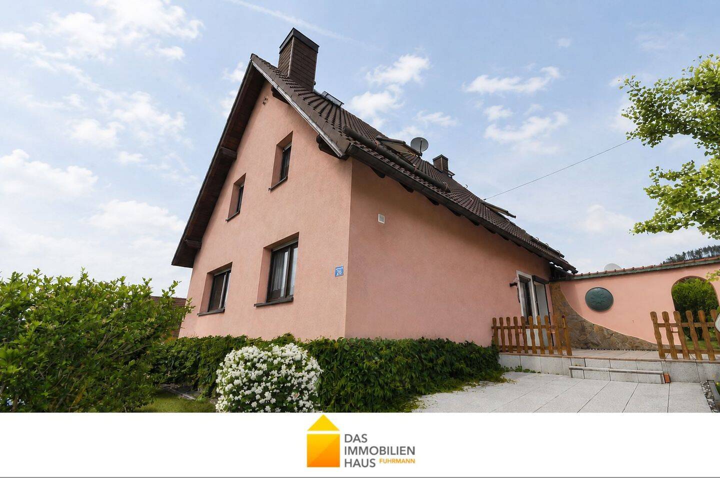 Freistehendes Einfamilienhaus mit Freizeitbungalow in Suhl, 98527 Suhl (Suhl)