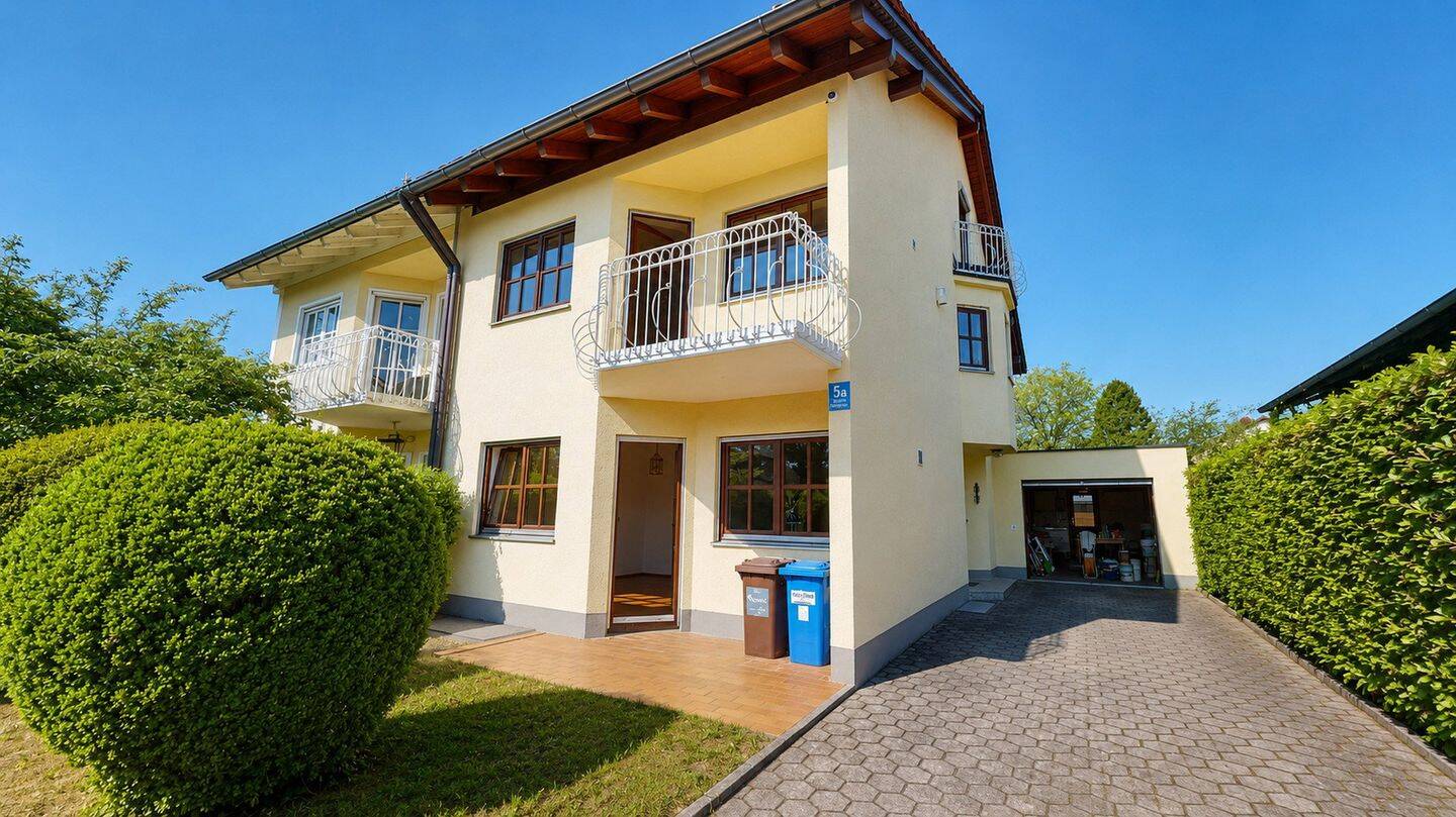 Ohne Provision. Große Doppelhaushälfte mit Wintergarten, Sauna und vielseitiger Aufteilung – München