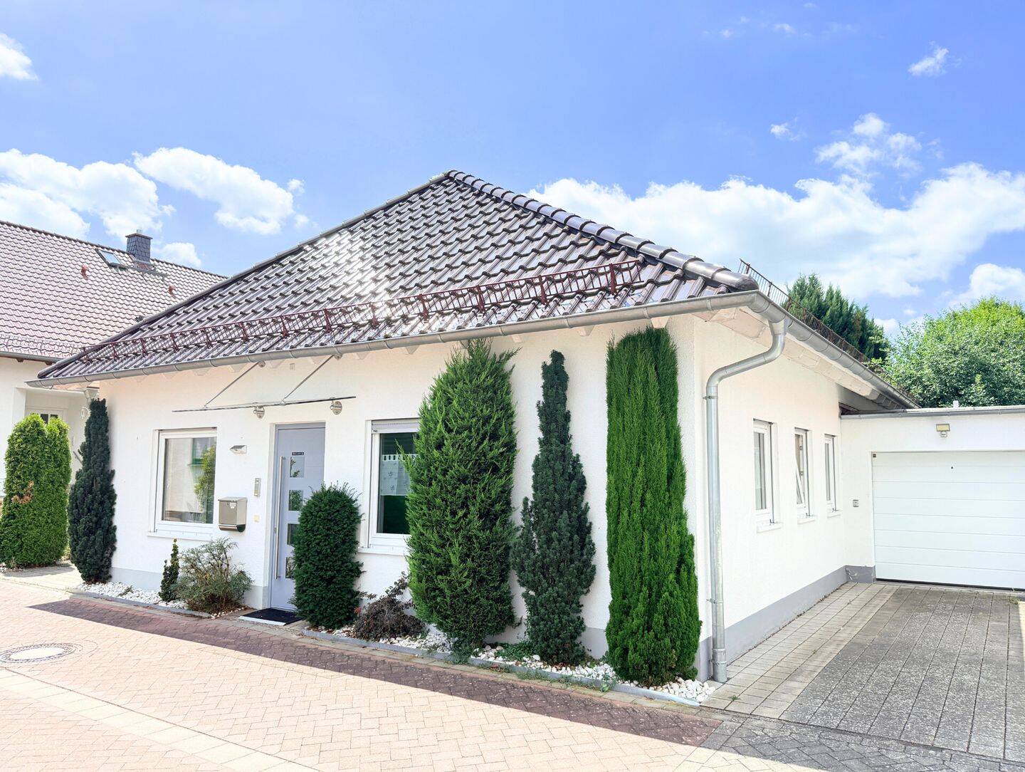Moderner Bungalow mit traumhaftem Garten und Garage – Stilvolles Wohnen auf einer Ebene, 64839 Münster (Hessen)