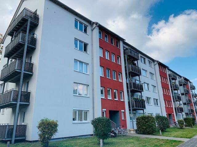 Helle 3-Zimmer-Wohnung mit Balkon nahe Dutzendteich und Luitpoldhain, 90478 Nürnberg (Dutzendteich Gleißhammer Glockenhof Sankt Peter Zerzabelshof)