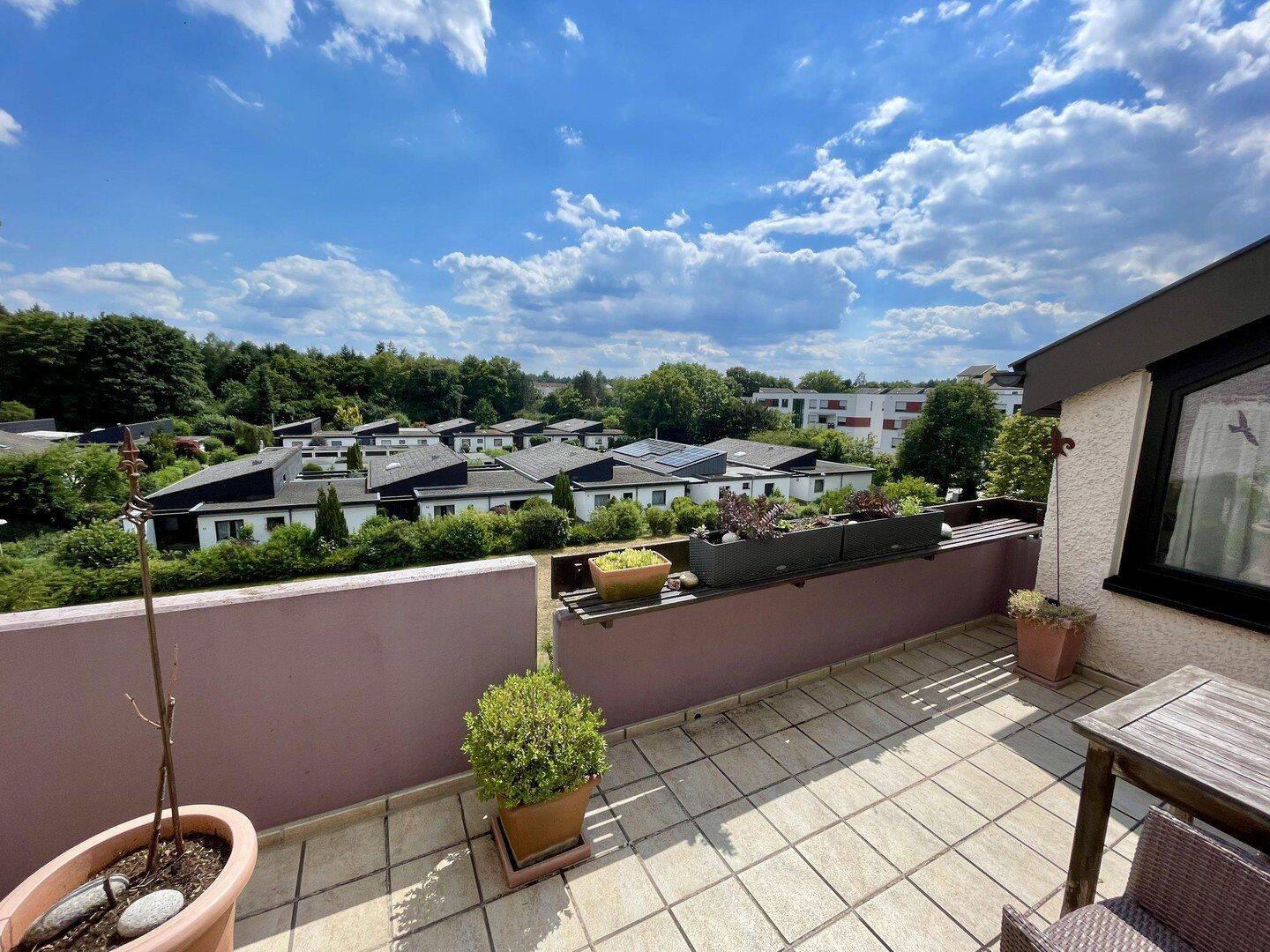 Lichtdurchflutete freundliche 3 Zimmer Dachgeschoßwohnung in ruhiger Lage in Wiblingen, 89079 Ulm