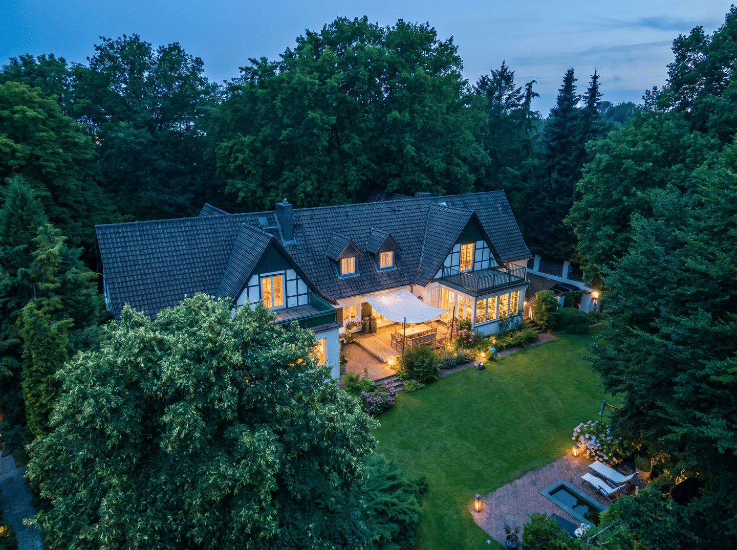 Direkt am Tennisclub SV Blankenese, 22589 Hamburg (Altona Blankenese Iserbrook Osdorf Sülldorf)
