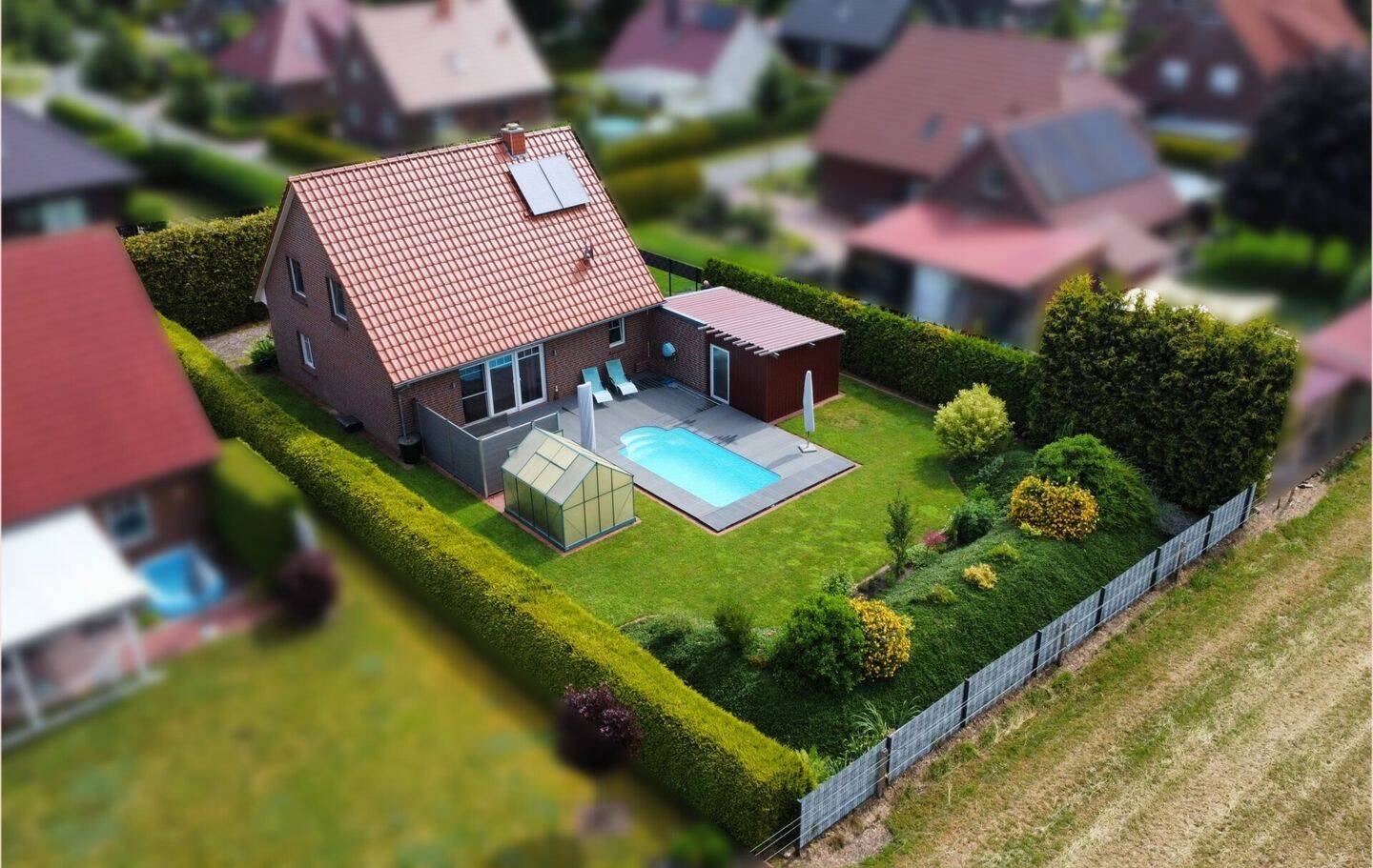 Junges Einfamilienhaus mit Pool in Aurich- Dietrichsfeld, 26607 Aurich