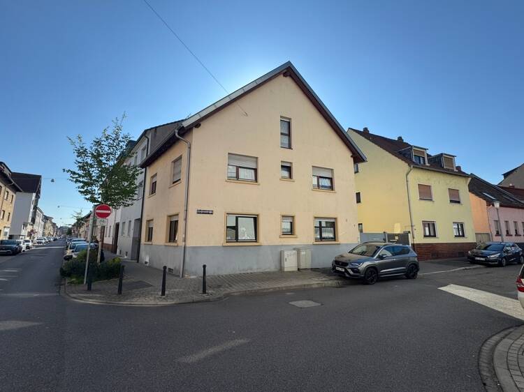 Zweifamilienhaus in zentraler Lage, 68199 Mannheim (Almenhof Neckarau)