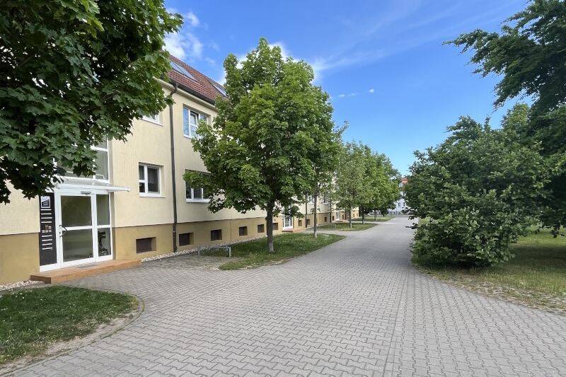 Wohnen in ruhiger, grüner Lage – Geräumige + helle 3-Zi.-Whg. mit Balkon u. guter Ausstattung!, 4552 Borna