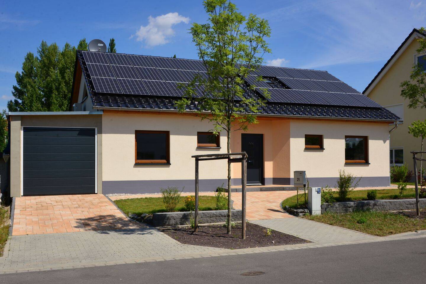 Grundstück EILENBURG OT inkl.! 5 Zimmer auf einer Ebene, u.a.m. FBH, L-W-Wärmepumpe, Ton-Dachsteine, Raum-Konzept variabel, 4838 Eilenburg