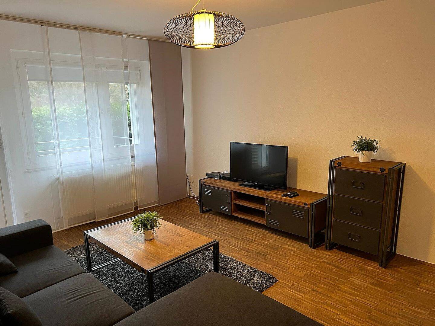 Hafen: Erstbezug nach Sanierung – moderne 3-Zimmer-Wohnung mit Balkon, 40219 Düsseldorf (Hafen Unterbilk)
