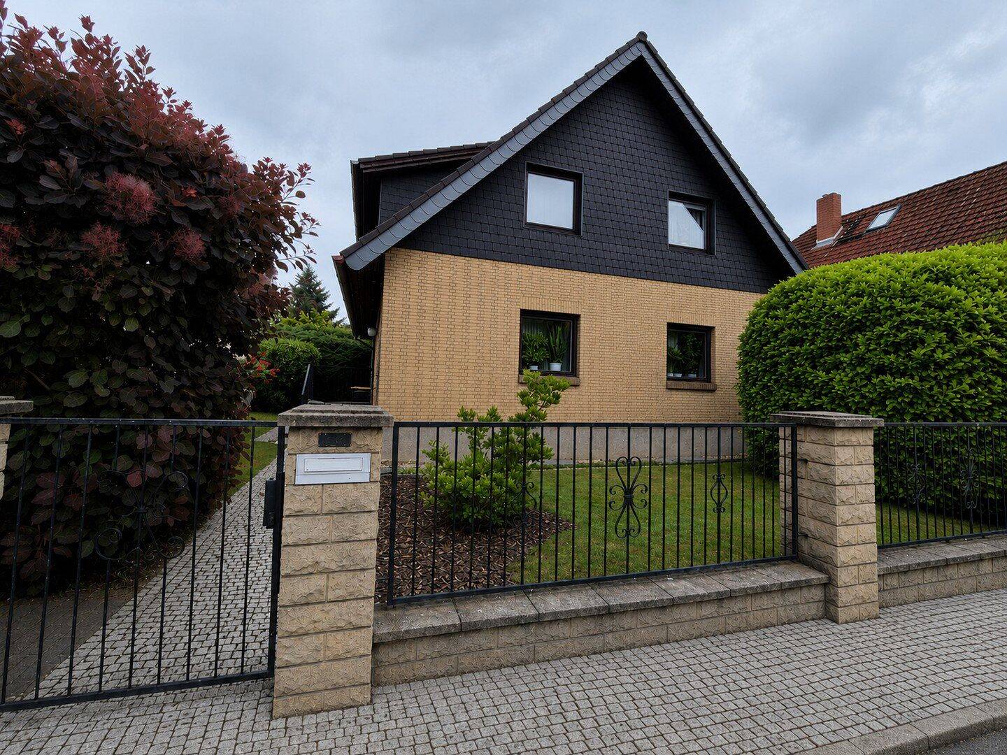 PROVISIONSFREIES gepflegtes freistehendes Einfamilienhaus mit Vollkeller und Kaminzimmer, 13509 Berlin (Reinickendorf)