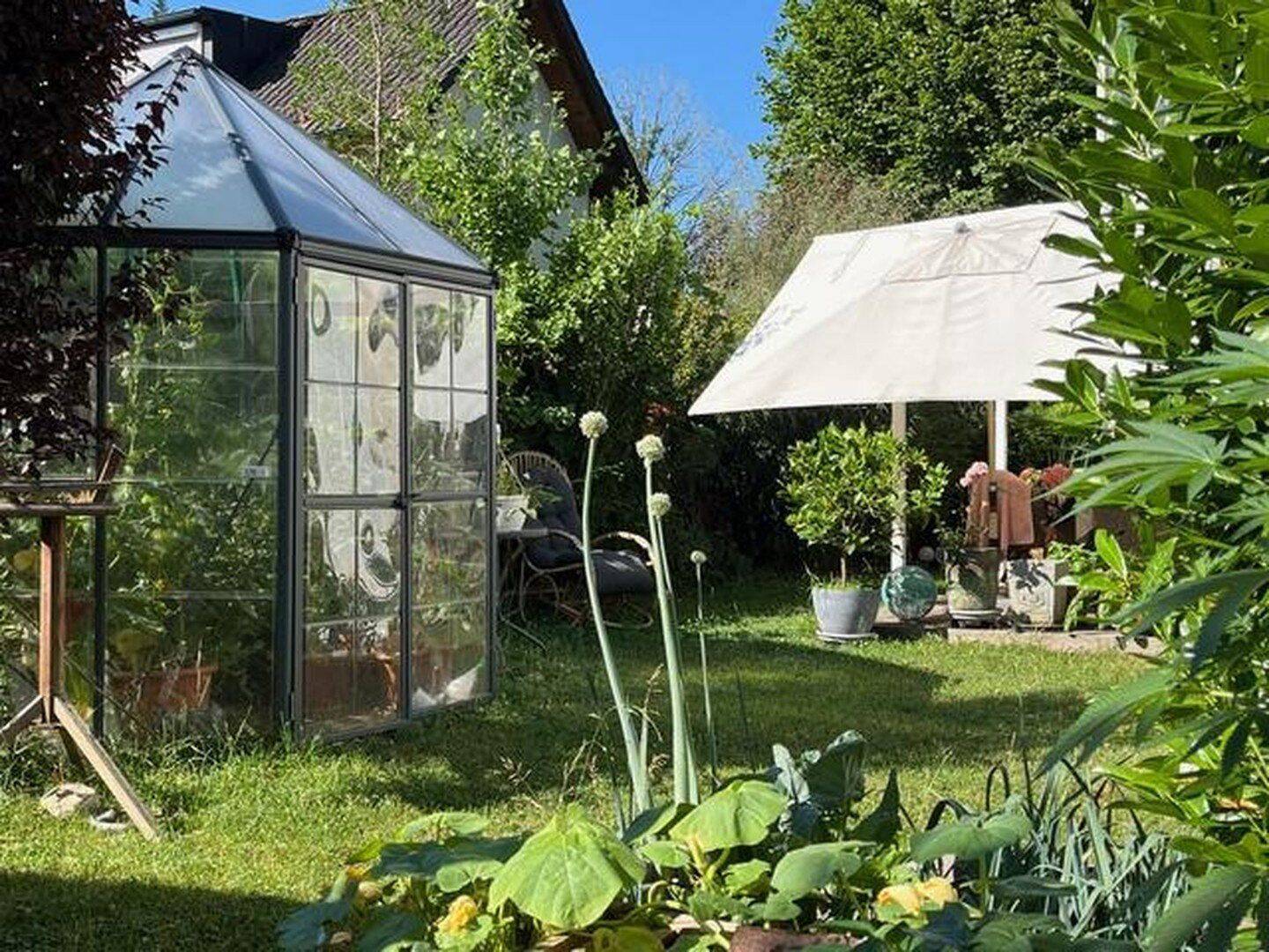 3-4 Zi Gartenidylle, 2 Holzterrassen, Sommergarten, Pavillon,, 81827 München (Ramersdorf-Perlach Trudering-Riem)