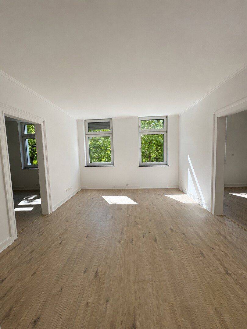 Hochwertig sanierte 4-Zimmer-Altbauwohnung mit EBK und Balkon in Bestlage des Johannesviertels, 64293 Darmstadt (Darmstadt)