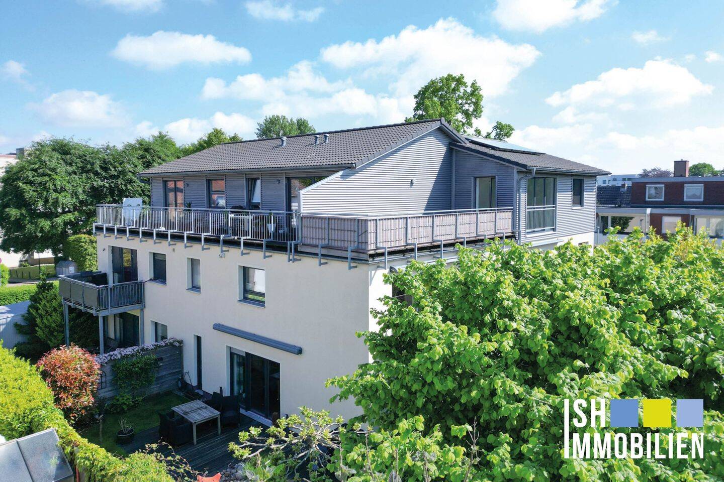 Junge 2-Zimmer-Eigentumswohnung mit sonniger Dachterrasse in Wedel / SH, 22880 Wedel