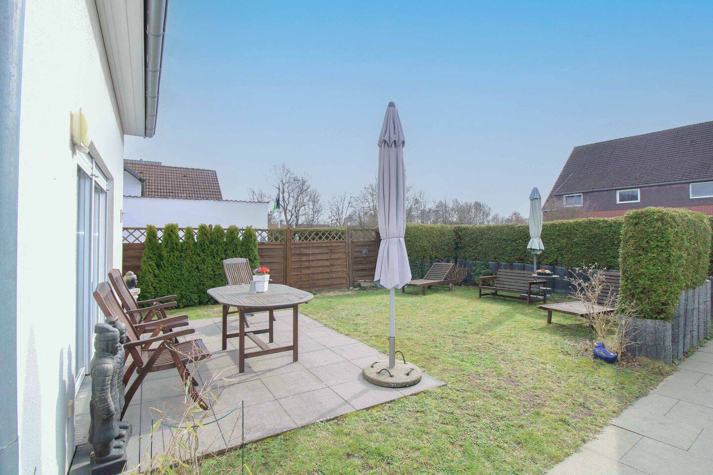Modernes Einfamilienhaus mit Terrasse, Sauna und Garage in Langenhagen, 30855 Langenhagen