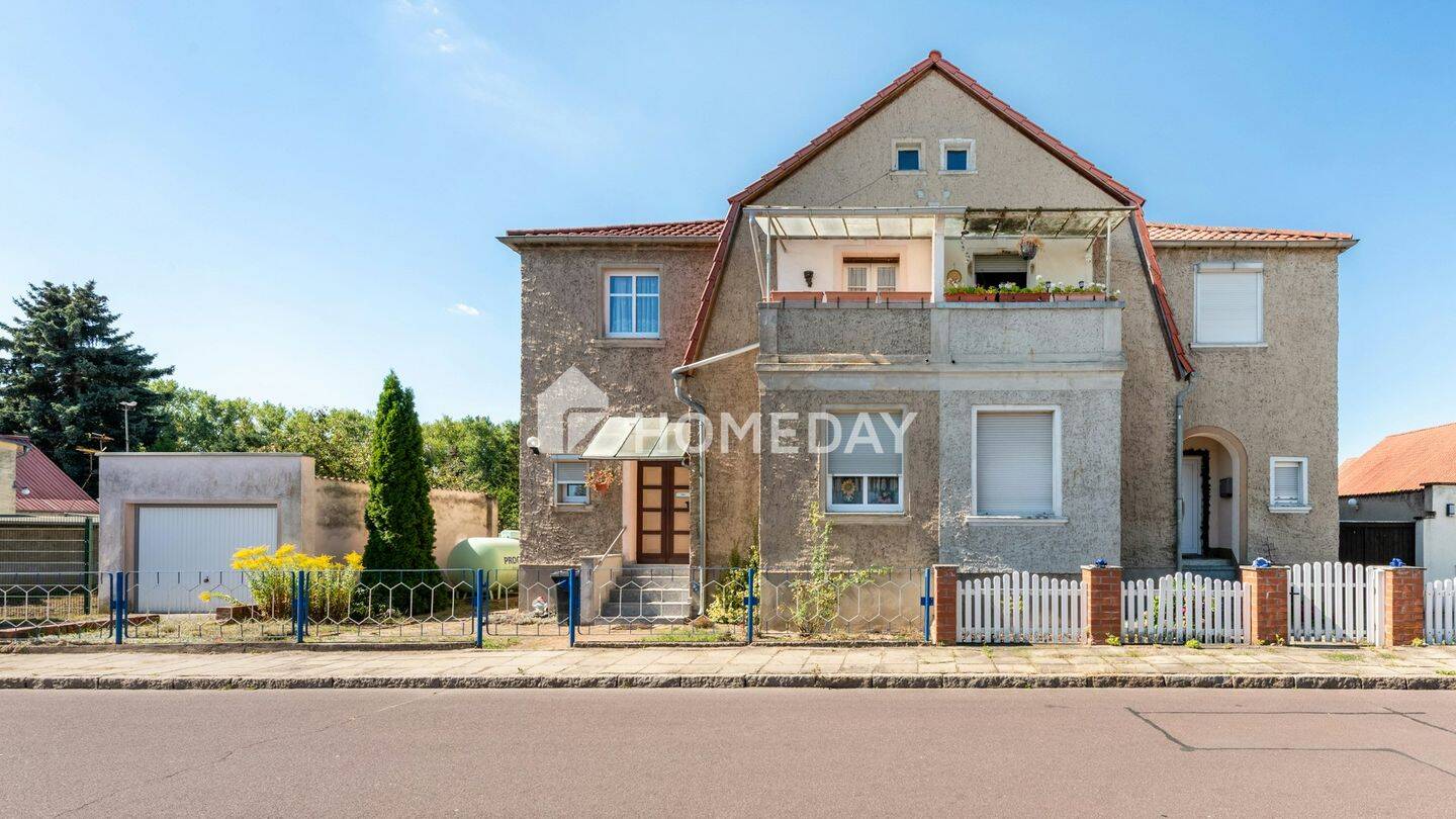 Familienidyll mit Wintergarten, Balkon und großem Grundstück, 39288 Burg