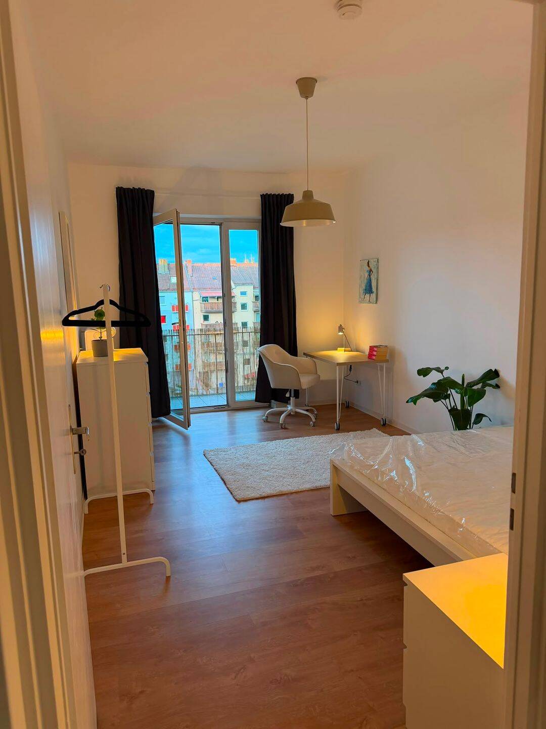 Helle, frisch renovierte 4-Zimmer Wohnung mit Balkon in Nürnberg-Südstadt, 90443 Nürnberg