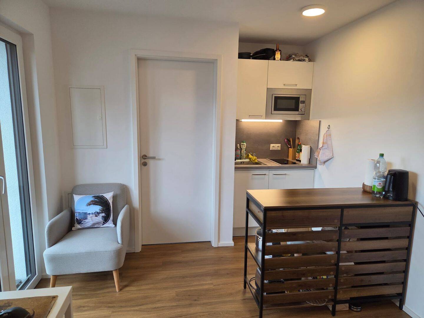 Große 1 Zimmer Wohnung, Erlangen frei ab sofort (Studenten, usw.), 91058 Erlangen (Bruck Eltersdorf Erlangen-Süd Sebaldussiedlung Tennenlohe)
