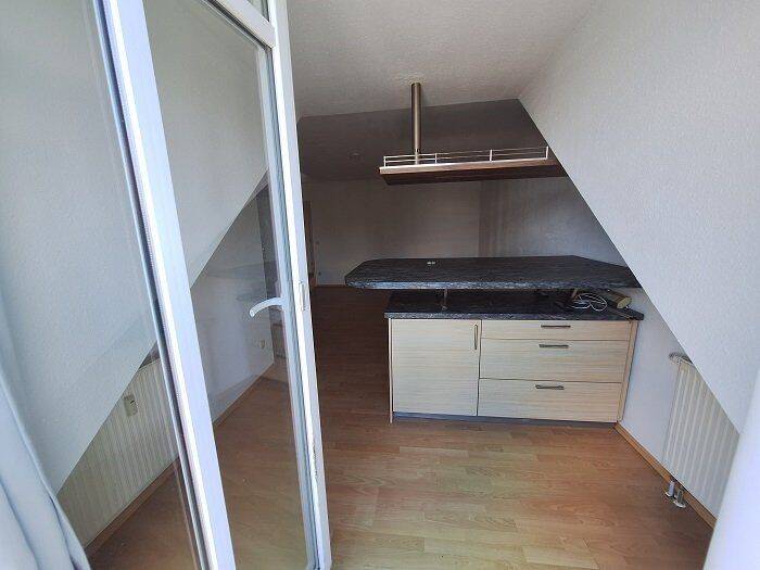 wunderbare Dachgeschosswohnung inkl EBK, Balkon und Lift, 9126 Chemnitz (Altchemnitz Bernsdorf Gablenz Lutherviertel Sonnenberg)