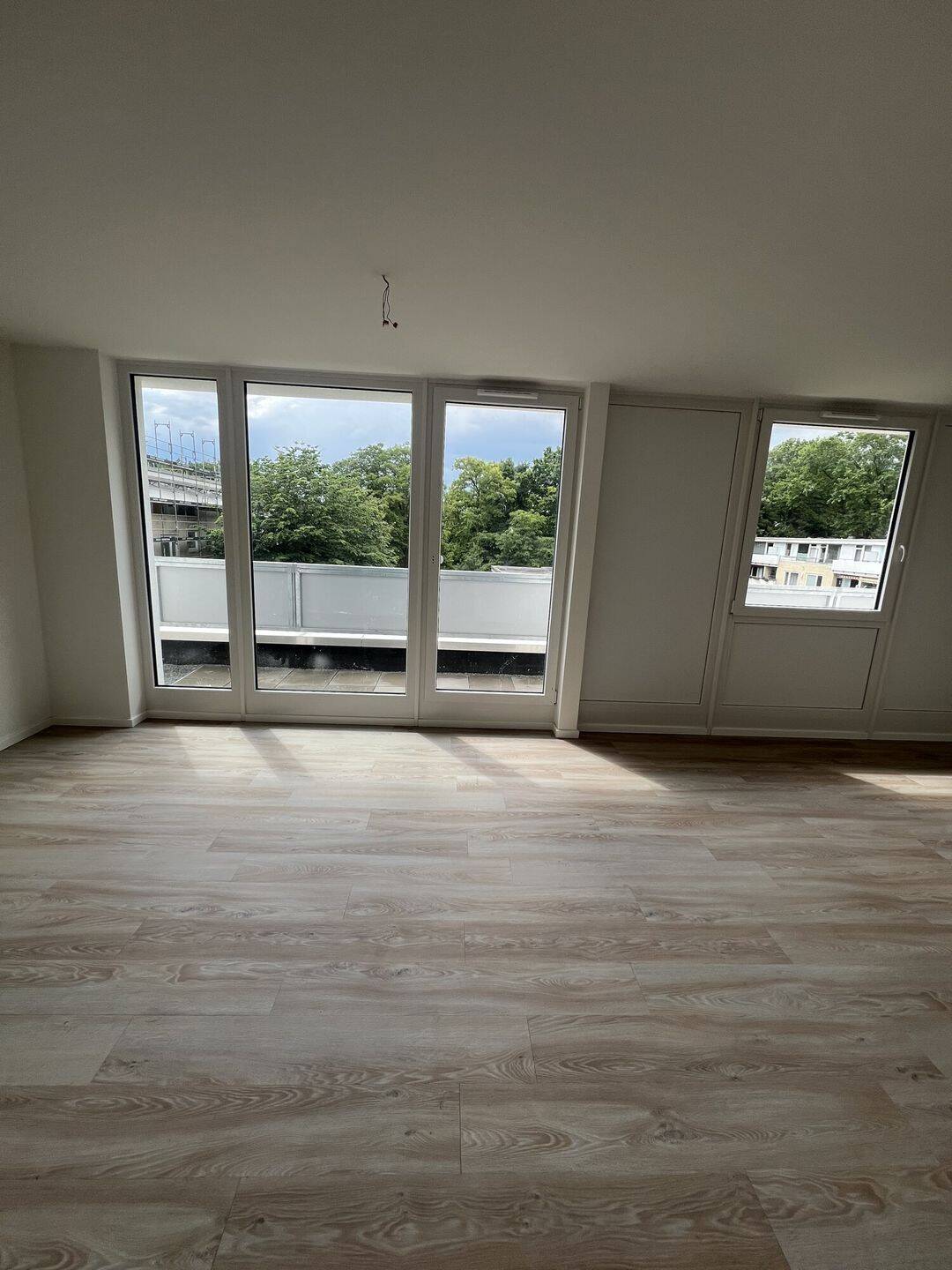 Charmante 2 Zimmer-Dachgeschosswohnung mit Wohlfühlfaktor!, 22880 Wedel