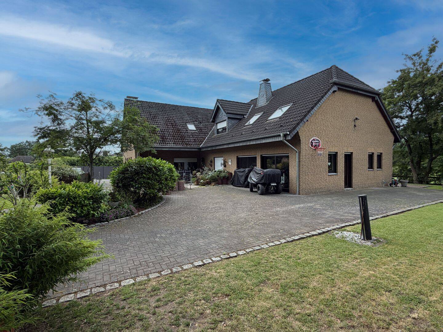 Gepflegtes Zweifamilienhaus mit separaten Betriebsräumen u. optionaler Doppelgarage im Außenbereich!, 46514 Schermbeck