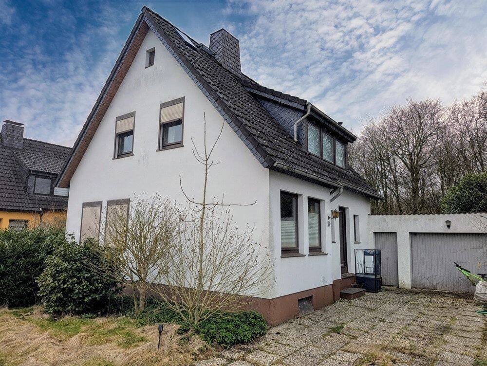 PROVISIONSFREI für Käufer!! Solides Einfamilienhaus mit Garage!, 27580 Bremerhaven (Lehe Speckenbüttel Weddewarden Überseehafen)