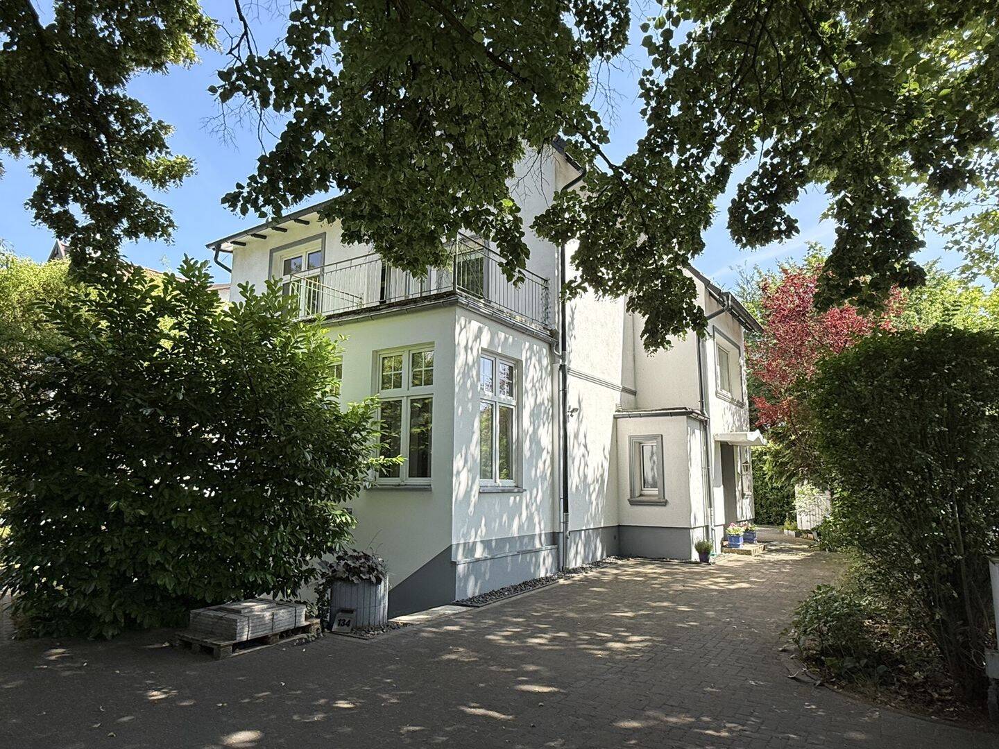 Stilvolle Stadtvilla mit 9 Zimmern zur Kurzzeitvermietung in Hamburg-Wentzel Dr., 22043 Hamburg (Wandsbek Jenfeld Marienthal Tonndorf)