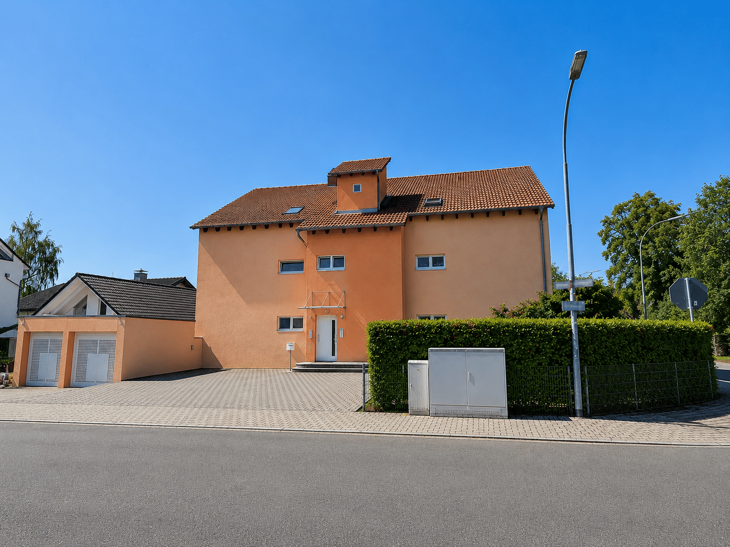 Moderne 3-Zimmer-Gartenwohnung mit Terrasse, Tiefgarage & Aufzug in Ingolstadt-Zuchering, 85051 Ingolstadt