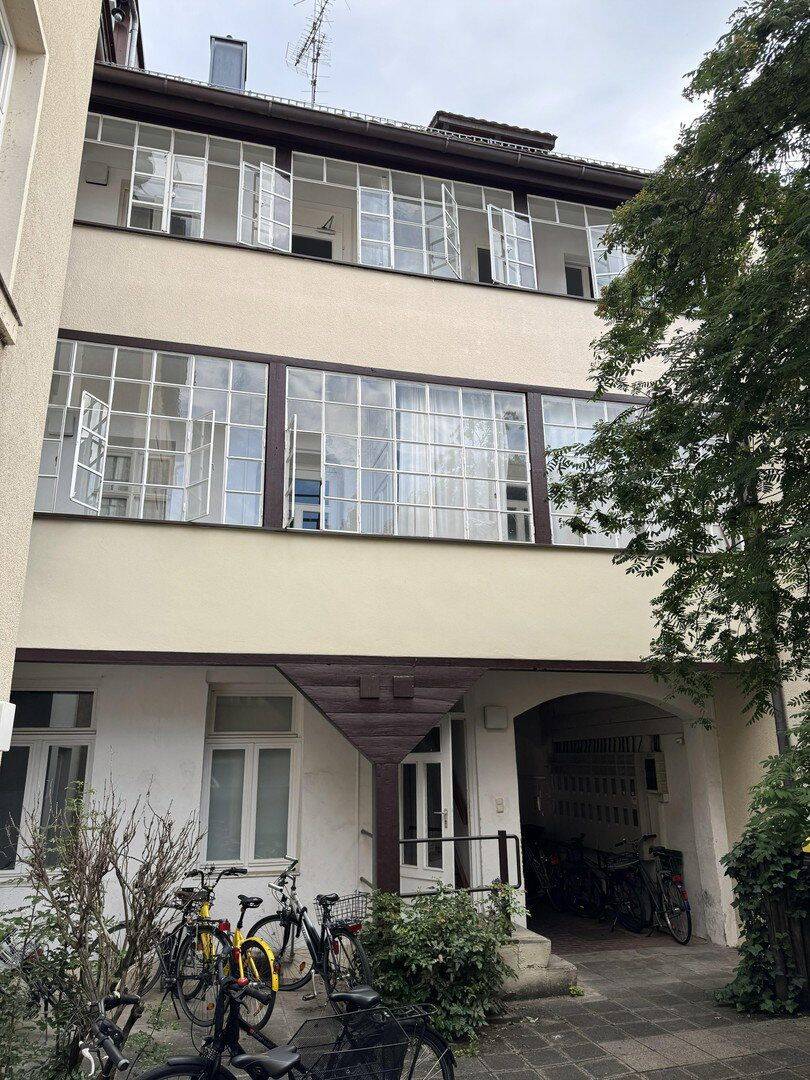 Gute gelegene, ruhige Altbauwohnung mit hohen Decken, 91054 Erlangen (Burgberg Erlangen-Nord Erlangen-Ost Innenstadt Sieglitzhof)