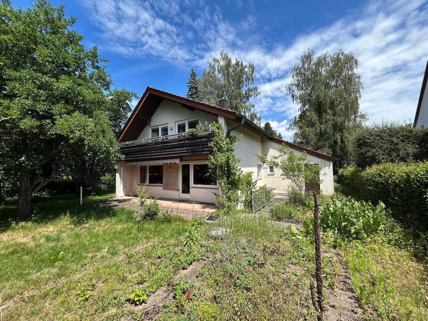 Ihr Zuhause mit viel Platz und Potenzial: Einfamilienhaus auf großzügigem Grundstück, 73479 Ellwangen (Jagst)
