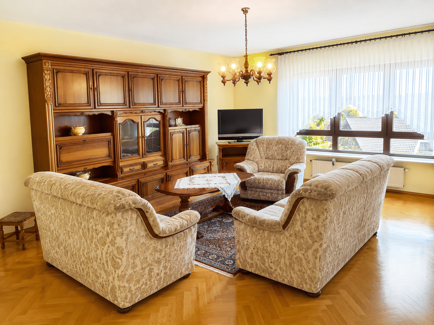 Großzügige 3-Zimmer-Eigentumswohnung mit Aufzug, Balkon und Tiefgarage in Roth, 91154 Roth